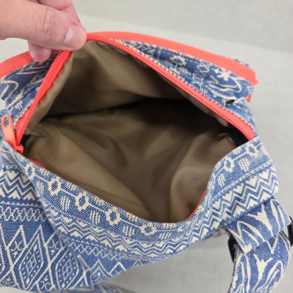 KAVU Shoulder Bag - Picture 3 of 8
